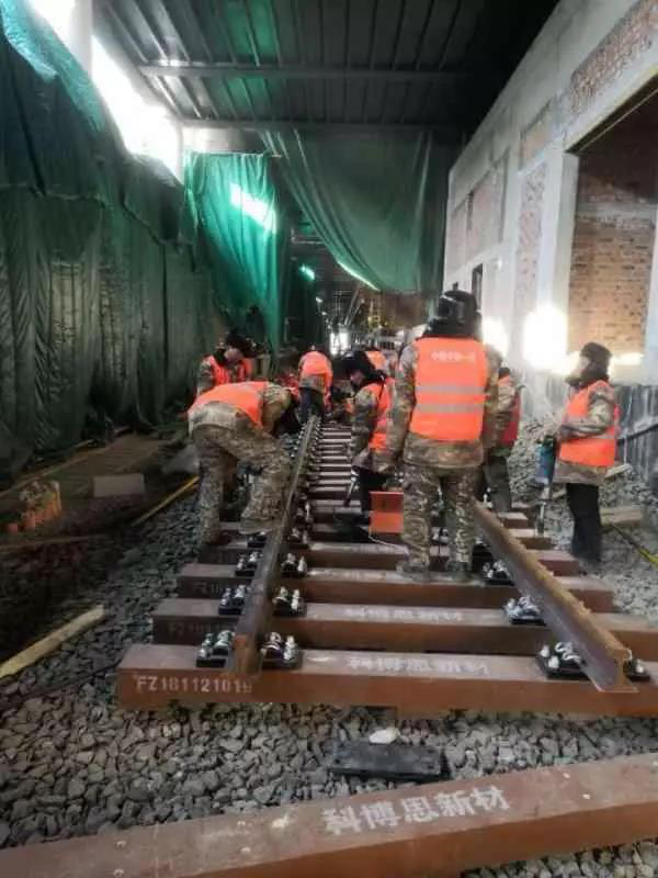 今日頭條、北京日報:13號線清河站撥線工程倒計時,京城地鐵首  次鋪上樹脂軌枕 今日頭條、北京日報:13號線清河站撥線工程倒計時,京城地鐵首  次鋪上樹脂軌枕